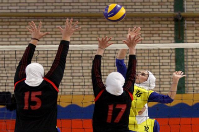 خمام - پیروزی تیم هیئت والیبال بانوان خمام در مقابل تیم هیئت والیبال بندر کیاشهر