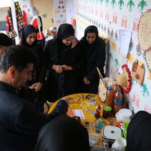 خمام - بازارچه کارآفرینی دانش‌آموزی برگزار شد