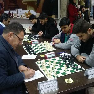 خمام - تیم شطرنج جوانان شهرداری خمام در مقابل تیم کارکنان منطقه آزاد انزلی به تساوی دست یافت