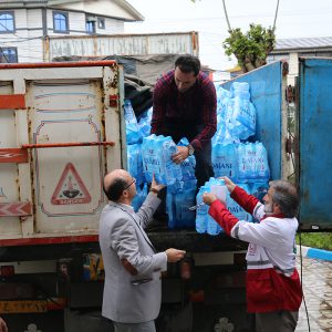 خمام - تداوم ارسال کمک‌های مردمی به مناطق سیل‌زده