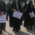 تجمع اهالی کوی ولیعصر در اعتراض به عدم برخورداری از آسفالت