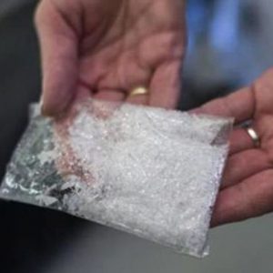 خمام - کشف ۲۰۰ گرم ماده مخدر از نوع شیشه / متهم ۳۵ ساله دستگیر شد