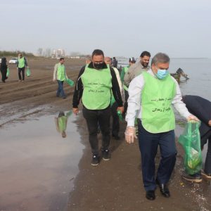 خمام - نوار ساحلی روستای جفرودبالا از زباله پاکسازی شد