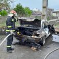 یک‌دستگاه خودروی سواری پراید در آتش سوخت